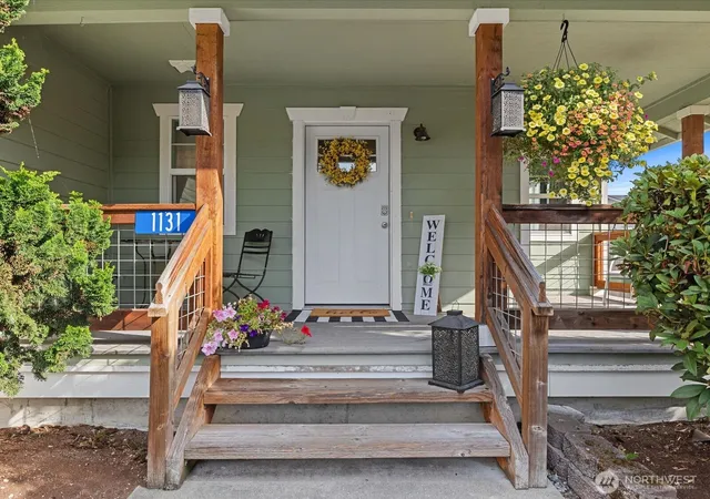 Photo 2 of Single family home for sale at 1131 Homestead Dr, Burlington, WA 98233 | MLS# NWM2576633 | Listing updated on 2026-09-25
