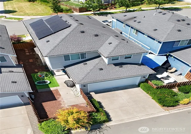 Photo 3 of Single family home for sale at 4523 Riverfront Blvd, Everett, WA 98203 | MLS# NWM2576642 | Listing updated on 2026-09-24