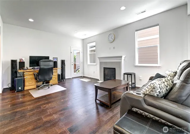 Photo 3 of Single family home for sale at 4523 Riverfront Blvd, Everett, WA 98203 | MLS# NWM2576642 | Listing updated on 2026-09-24