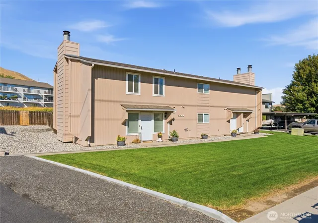 Photo 3 of Multi family home for sale at 128 S Western Ave #1, Wenatchee, WA 98801 | MLS# NWM2576746 | Listing updated on 2026-09-21