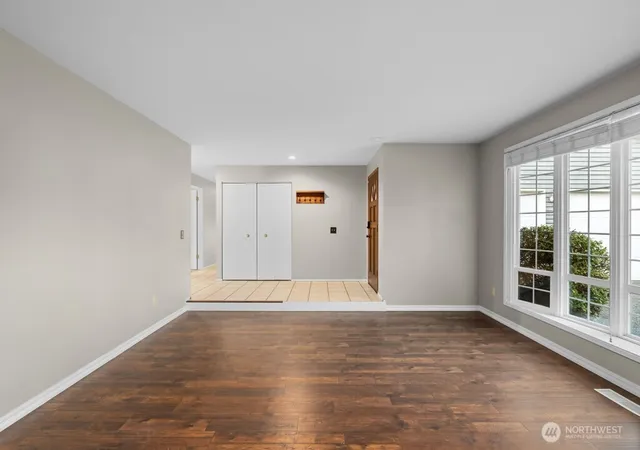 Photo 4 of Sale Pending at 26621 Bristol Ct, Kent, WA 98032 | MLS# NWM2576756 | Listing updated on 2026-09-25