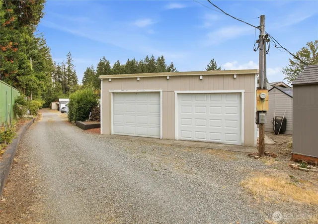 Photo 4 of Manufactured home for sale at 930 Trosper Rd SW #SPC123, Tumwater, WA 98512 | MLS# NWM2576759 | Listing updated on 2026-09-24