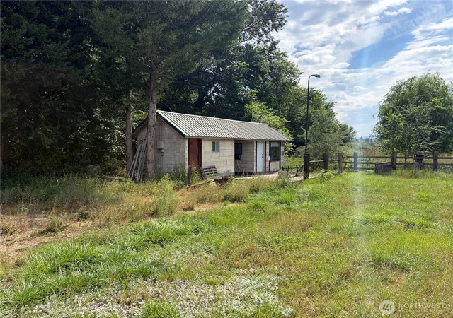 Photo 3 of House for sale at 183 Margies Ln, Manson, WA 98831 | MLS# NWM2576846 | Listing updated on 2026-09-28