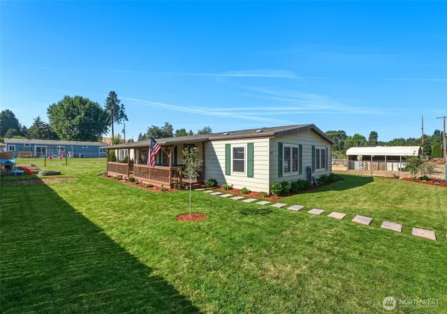 Manufactured home for sale at 610 E 6th Street, Waitsburg, WA 99361 | MLS# NWM2576877