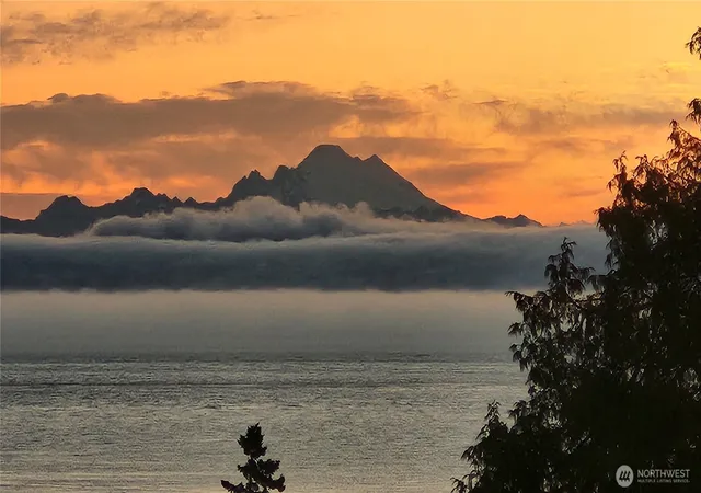 Photo 3 of Single family home for sale at 516 V St, Port Townsend, WA 98368 | MLS# NWM2576880 | Listing updated on 2026-09-26