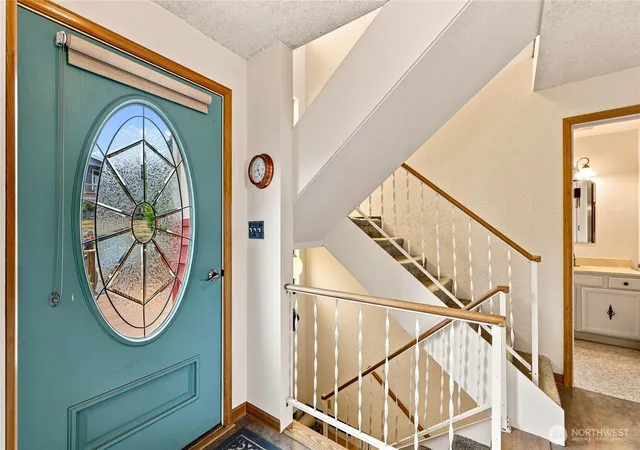 Photo 4 of Single family home for sale at 516 V St, Port Townsend, WA 98368 | MLS# NWM2576880 | Listing updated on 2026-09-26