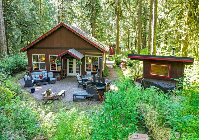 Photo 3 of Sale Pending at 10707 Thompson Crk Rd, Deming, WA 98244 | MLS# NWM2576906 | Listing updated on 2026-09-25
