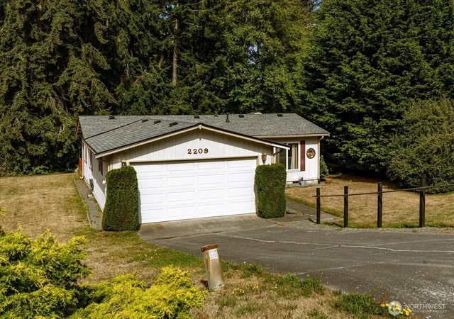 Photo 1 of Manufactured home for sale at 2209 Conniston Way, Oak Harbor, WA 98277 | MLS# NWM2576928 | Listing updated on 2026-10-01
