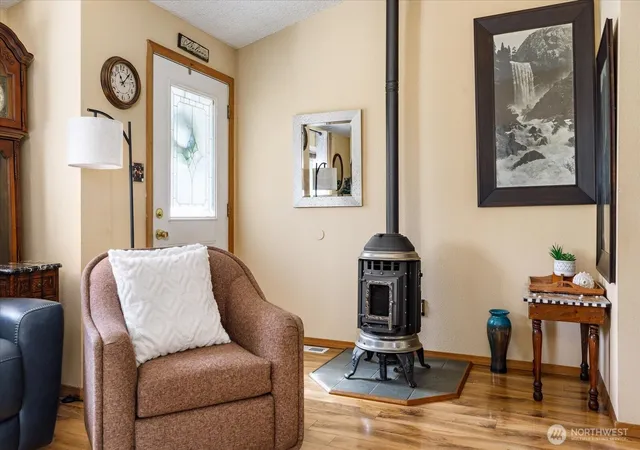 Photo 4 of Manufactured home for sale at 2209 Conniston Way, Oak Harbor, WA 98277 | MLS# NWM2576928 | Listing updated on 2026-10-01