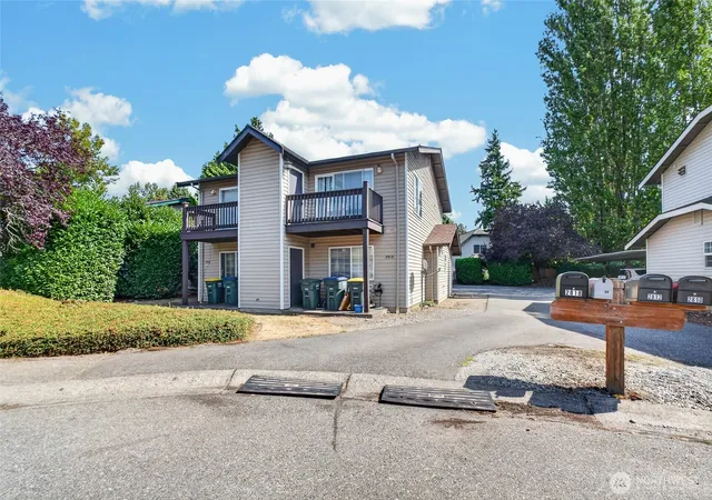 Photo 3 of Multi family home for sale at 2816 2818 Valencia St, Bellingham, WA 98226 | MLS# NWM2576954 | Listing updated on 2026-09-25