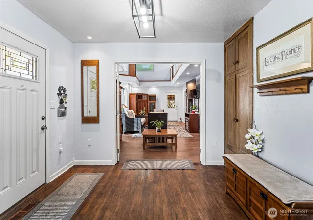 Photo 4 of Single family home for sale at 221 N Canyon Rd, Yakima, WA 98901 | MLS# NWM2576960 | Listing updated on 2026-09-30