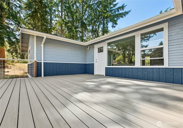 Photo 3 of Single family home for sale at 3671 Dundee Way, Oak Harbor, WA 98277 | MLS# NWM2576994 | Listing updated on 2026-09-30