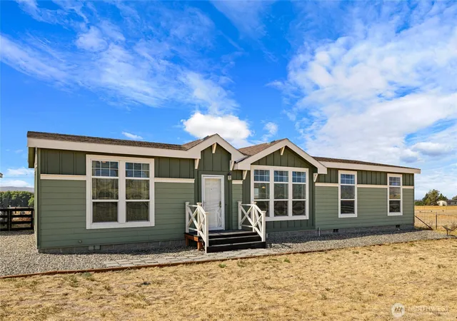 Photo 2 of Manufactured home for sale at 17270 Vantage Hwy, Ellensburg, WA 98926 | MLS# NWM2577048 | Listing updated on 2026-09-25