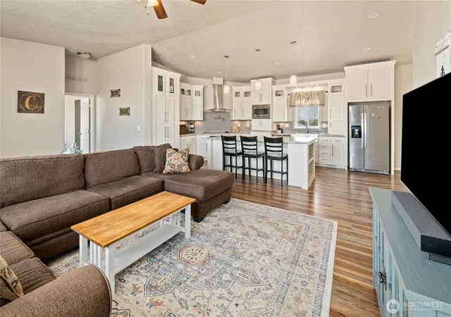 Photo 4 of Manufactured home for sale at 17270 Vantage Hwy, Ellensburg, WA 98926 | MLS# NWM2577048 | Listing updated on 2026-09-25