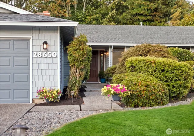Photo 3 of Sale Pending at 28650 11th Avenue S, Federal Way, WA 98003 | MLS# NWM2577049 | Listing updated on 2026-09-28