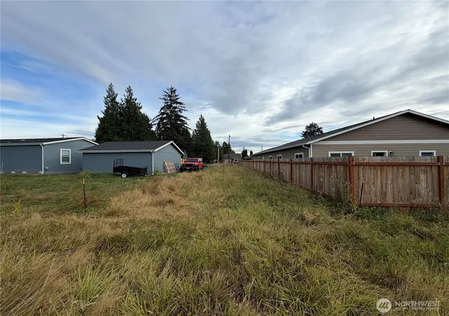 Photo 2 of Sale Pending at 128 Lexington Ave, Kelso, WA 98626 | MLS# NWM2577050 | Listing updated on 2026-09-25