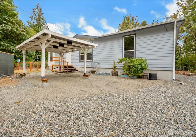 Photo 2 of Manufactured home for sale at 18665 196th Avenue Se, Renton, WA 98058 | MLS# NWM2577091 | Listing updated on 2026-09-25