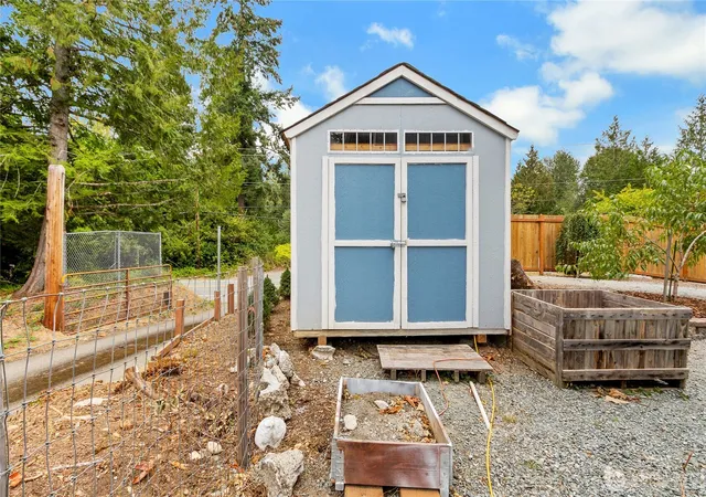 Photo 4 of Manufactured home for sale at 18665 196th Avenue SE, Renton, WA 98058 | MLS# NWM2577091 | Listing updated on 2026-09-25
