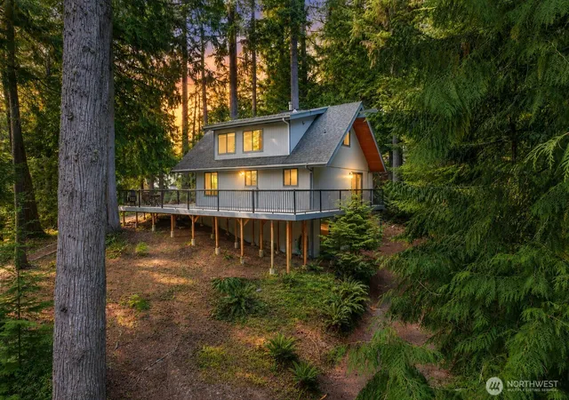 Photo 1 of Single family home for sale at 32 Canyon Ct, Bellingham, WA 98229 | MLS# NWM2577098 | Listing updated on 2026-10-01
