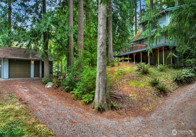 Photo 3 of Single family home for sale at 32 Canyon Ct, Bellingham, WA 98229 | MLS# NWM2577098 | Listing updated on 2026-10-01