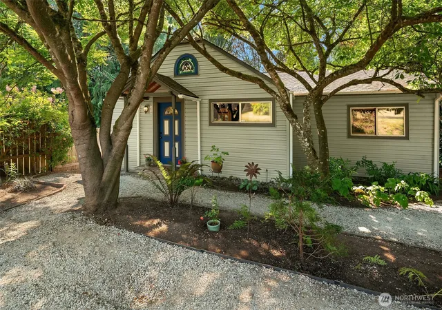 Photo 3 of Sale Pending at 17109 135th Place Sw, Vashon, WA 98070 | MLS# NWM2577103 | Listing updated on 2026-09-25