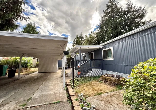 Photo 3 of Sale Pending at 900 29th Street SE #E14, Auburn, WA 98002 | MLS# NWM2577110 | Listing updated on 2026-09-25