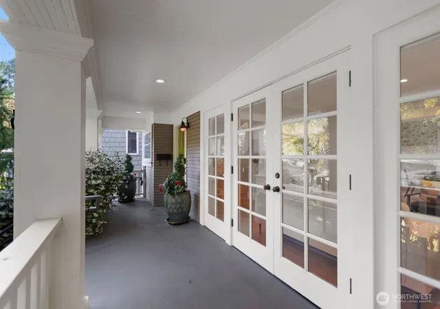 Photo 3 of Single family home for sale at 426 Smith St, Seattle, WA 98109 | MLS# NWM2577118 | Listing updated on 2026-10-03