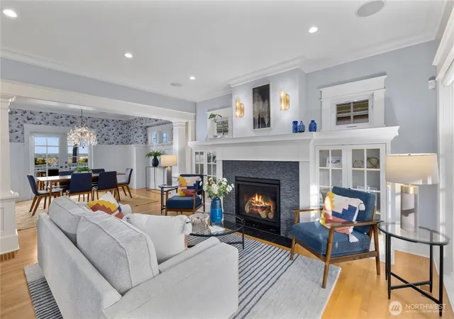 Photo 3 of Single family home for sale at 426 Smith St, Seattle, WA 98109 | MLS# NWM2577118 | Listing updated on 2026-10-03