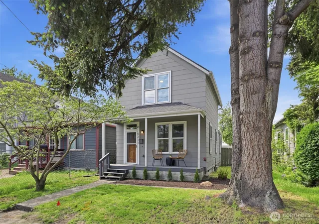 Photo 1 of Single family home for sale at 6211 Carleton Ave S, Seattle, WA 98108 | MLS# NWM2577134 | Listing updated on 2026-10-01