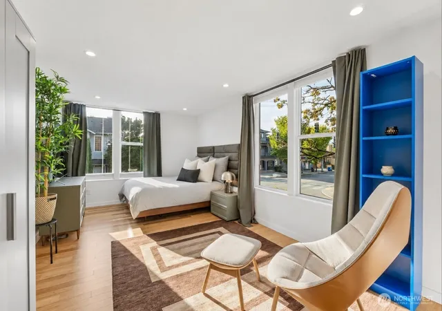 Photo 4 of Townhouse for sale at 2303 E Alder St, Seattle, WA 98122 | MLS# NWM2577201 | Listing updated on 2026-09-25