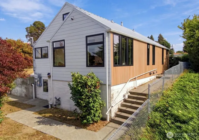 Photo 3 of Single family home for sale at 10246 11th Avenue Sw, Seattle, WA 98146 | MLS# NWM2577288 | Listing updated on 2026-09-29
