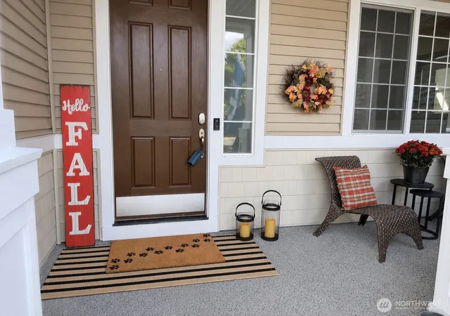 Photo 2 of Single family home for sale at 5728 Hazel Loop Se, Auburn, WA 98092 | MLS# NWM2577370 | Listing updated on 2026-09-30