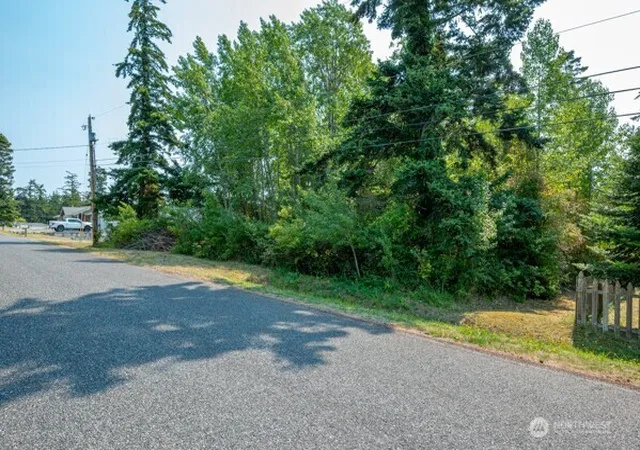 Photo 4 of Land for sale at 0 Xxx Stephen St, Oak Harbor, WA 98277 | MLS# NWM2577425 | Listing updated on 2026-09-25