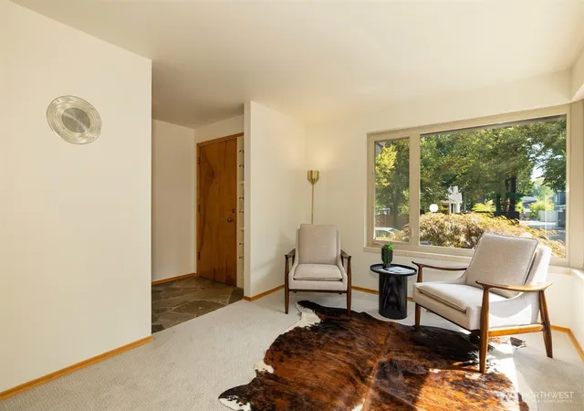 Photo 4 of Sale Pending at 9815 Roosevelt Way NE, Seattle, WA 98115 | MLS# NWM2577436 | Listing updated on 2026-09-16