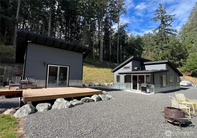 Photo 1 of Single family home for sale at 197 Elderberry Ln, Eastsound, WA 98245 | MLS# NWM2577462 | Listing updated on 2026-09-25