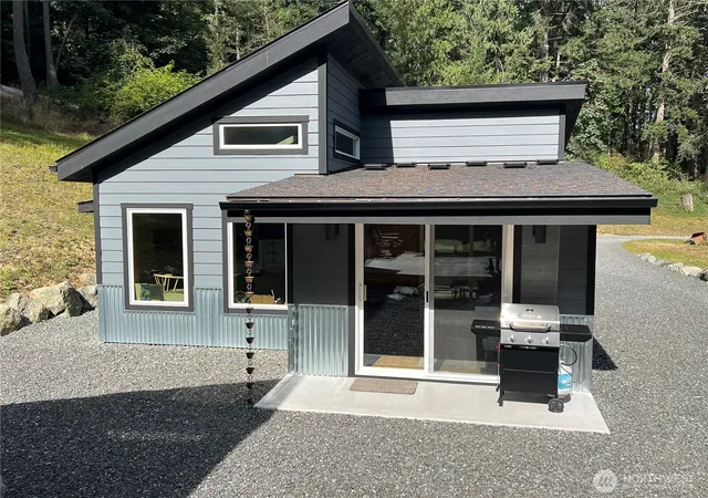 Photo 3 of Single family home for sale at 197 Elderberry Ln, Eastsound, WA 98245 | MLS# NWM2577462 | Listing updated on 2026-09-25