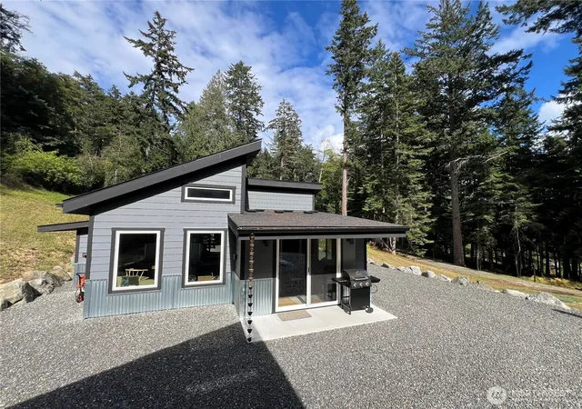 Photo 3 of Single family home for sale at 197 Elderberry Ln, Eastsound, WA 98245 | MLS# NWM2577462 | Listing updated on 2026-09-25