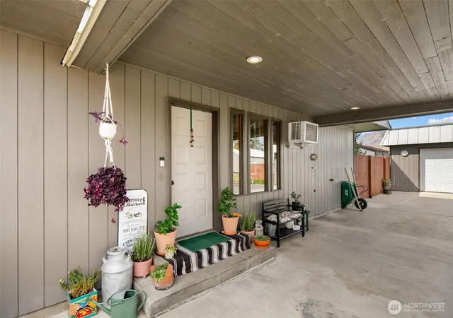 Photo 3 of Sale Pending at 2214 NW Columbia Ave, East Wenatchee, WA 98802 | MLS# NWM2577471 | Listing updated on 2026-09-25