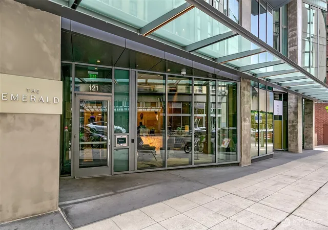 Photo 3 of Sale Pending at 121 Stewart St #407, Seattle, WA 98101 | MLS# NWM2577535 | Listing updated on 2026-09-24