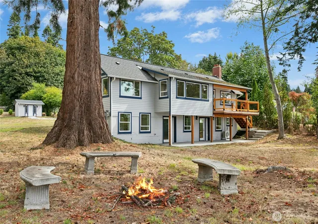 Photo 3 of Single family home for sale at 4140 S Camano Dr, Camano Island, WA 98282 | MLS# NWM2577552 | Listing updated on 2026-09-25