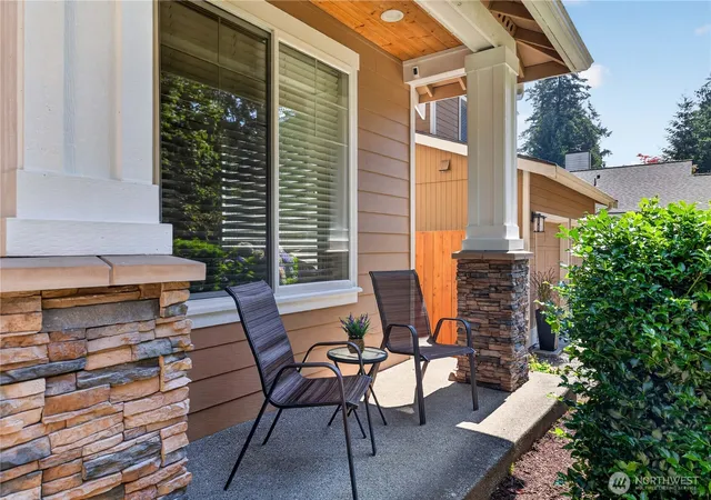 Photo 3 of Single family home for sale at 25528 Lake Wilderness Pl Se, Maple Valley, WA 98038 | MLS# NWM2577592 | Listing updated on 2026-09-29