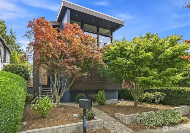 Photo 1 of Sale Pending at 7522 14th Avenue Ne, Seattle, WA 98115 | MLS# NWM2577604 | Listing updated on 2026-09-13