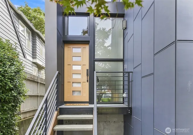 Photo 3 of Sale Pending at 7522 14th Avenue Ne, Seattle, WA 98115 | MLS# NWM2577604 | Listing updated on 2026-09-13