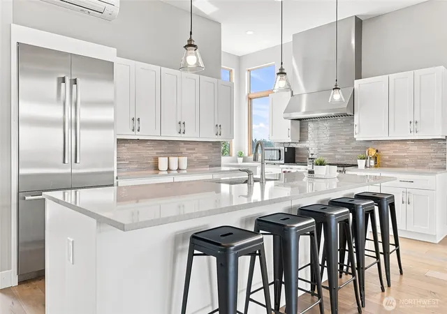 Photo 3 of Sale Pending at 7522 14th Avenue NE, Seattle, WA 98115 | MLS# NWM2577604 | Listing updated on 2026-09-13