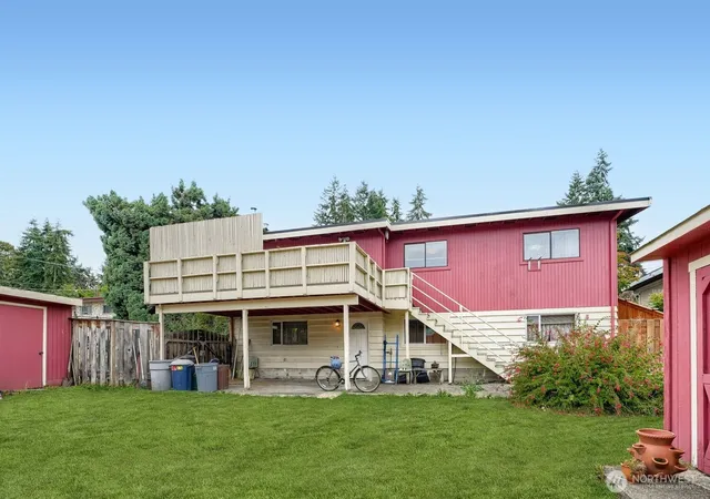 Photo 3 of Single family home for sale at 12524 13th Avenue Sw, Burien, WA 98146 | MLS# NWM2577613 | Listing updated on 2026-10-20