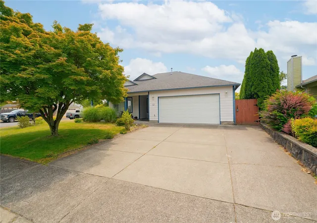 Photo 3 of Single family home for sale at 16007 Ne Hickory St, Vancouver, WA 98682 | MLS# NWM2577636 | Listing updated on 2026-09-30