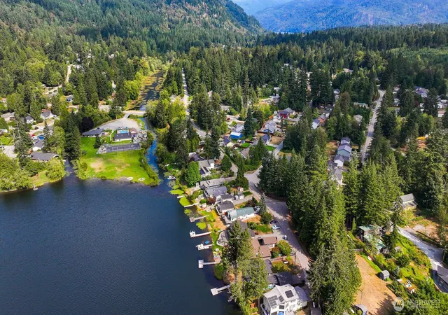 Photo 2 of Sale Pending at 333 Lakeside Dr, Sedro Woolley, WA 98284 | MLS# NWM2577639 | Listing updated on 2026-09-25