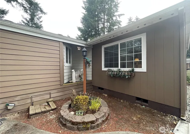 Photo 4 of Manufactured home for sale at 8305 188th Street Ct E, Puyallup, WA 98375 | MLS# NWM2577679 | Listing updated on 2026-09-22