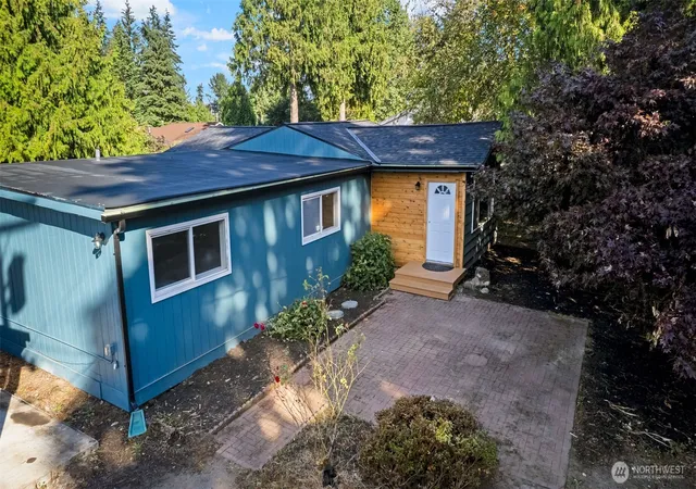 Photo 3 of Sale Pending at 19415 143rd Place Se, Renton, WA 98058 | MLS# NWM2577821 | Listing updated on 2026-09-28