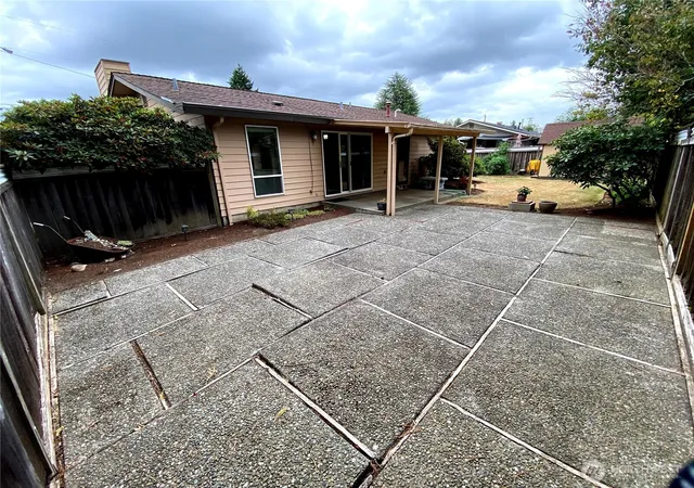 Photo 3 of Single family home for sale at 10819 Se 230th Street, Kent, WA 98031 | MLS# NWM2577846 | Listing updated on 2026-09-22